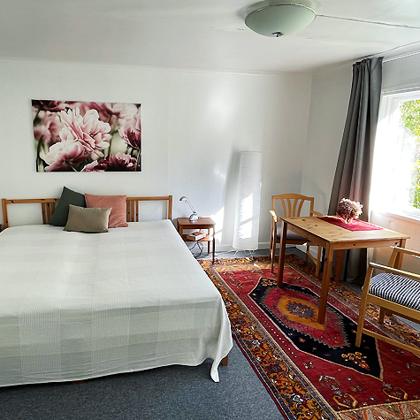 Rinnen Farmhouse Bedroom-475x475-Web